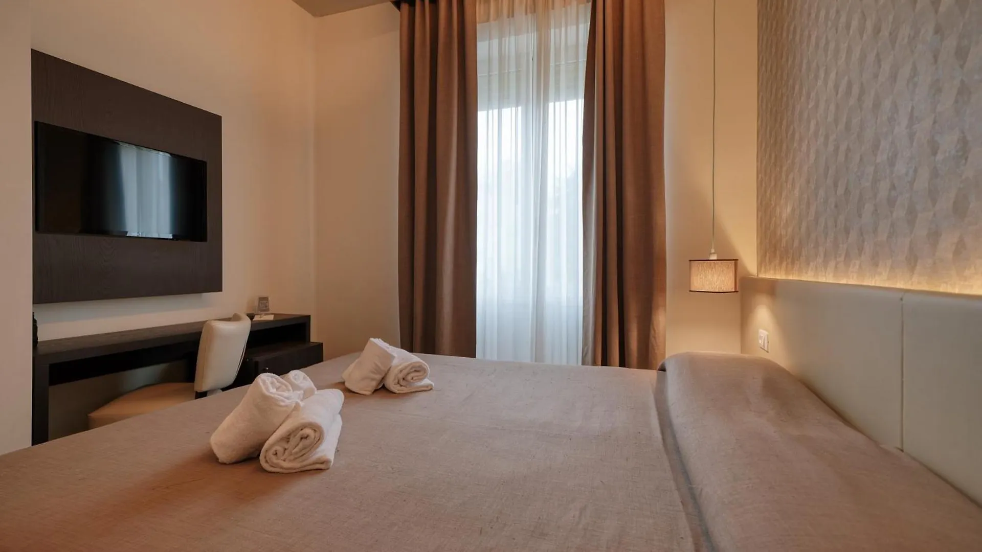 Hotel Palazzo Del Garda & Spa Desenzano del Garda 4*,  Italy